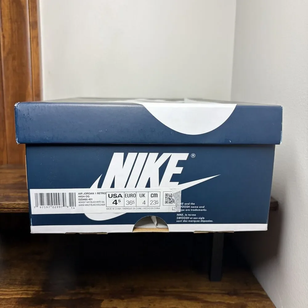 Size 4.5 - Air Jordan 1 Retro High OG Midnight Navy (GS)